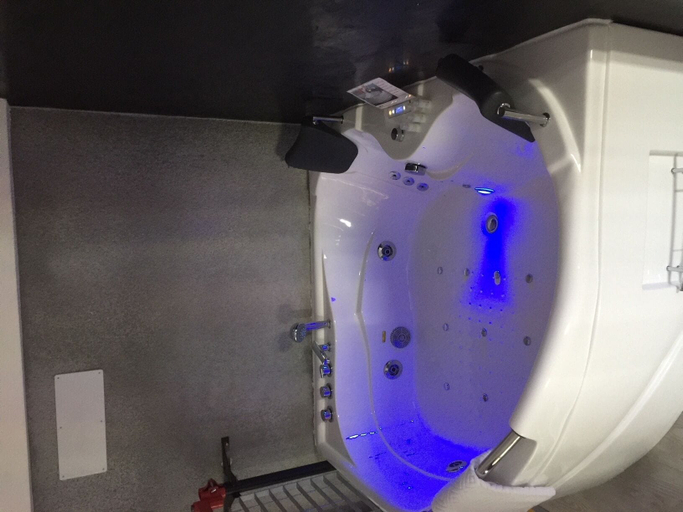 Bathroom 5, B2in Suite & Office, Bergamo