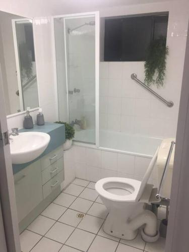 City Oasis in CBD with free secured parking, Spring Hill
