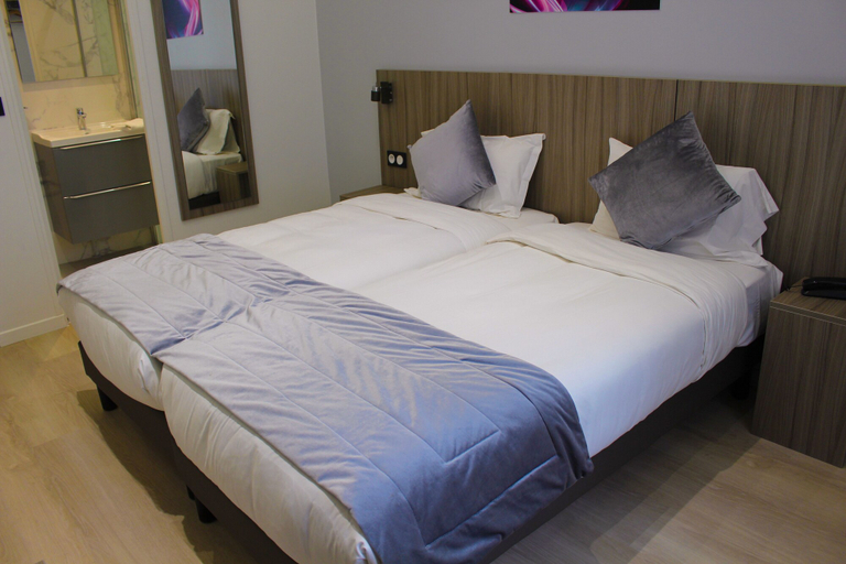 Bedroom 3, Hôtel puy de Dôme, Paris