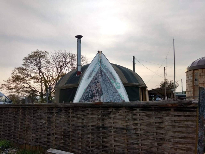 Exterior & Views 2, Bembridge Harbour Yurt - Log Burner - Wifi, Isle of Wight