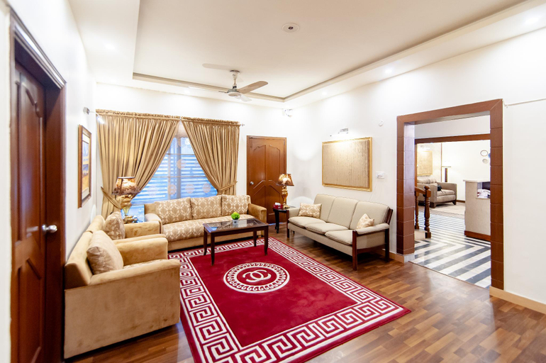 Public Area 2, Shelton's Boutique, Islamabad