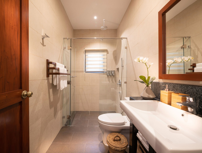 Bathroom 4, Pure Shores Villa, Guindulman