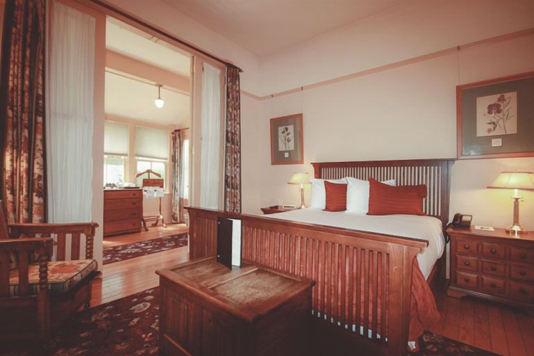 Bedroom 3, Spinnakers Brewpub & Guesthouses, Capital