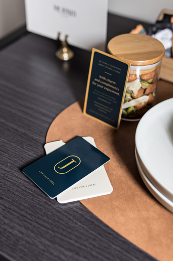 Food & Drinks 19