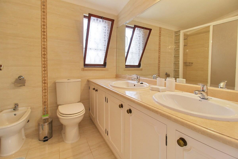 Bathroom 4, Casa Francisco : Family Villa with private pool., Albufeira
