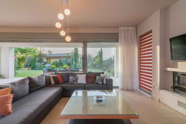 Others 4, Villa Verano - Spacious 5-bdr & 5-bth Villa, Ionian Islands