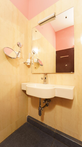 Bathroom, misty gate, Wayanad