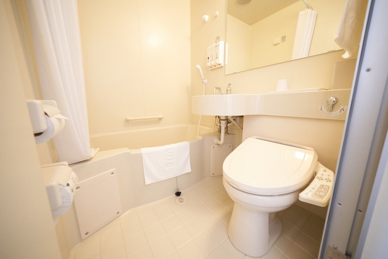 Bathroom 4, Toyoko Inn Nagoya Kanayama, Nagoya