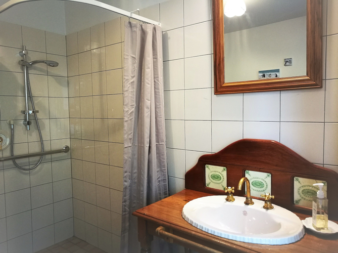 Bathroom 4, Awatuna Homestead, Westland