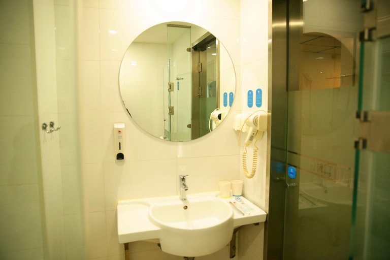 Bathroom 3, Hanting Hotel Changzhi Town God Temple, Changzhi
