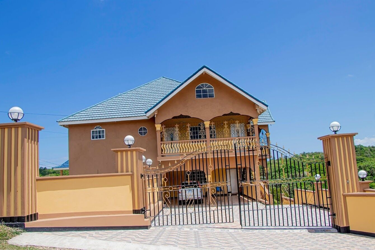 Exterior & Views 2, Blue Berry Hills Villa