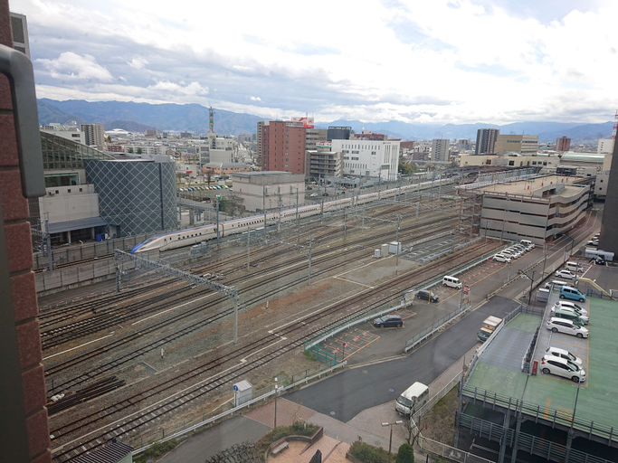 Exterior & Views 10