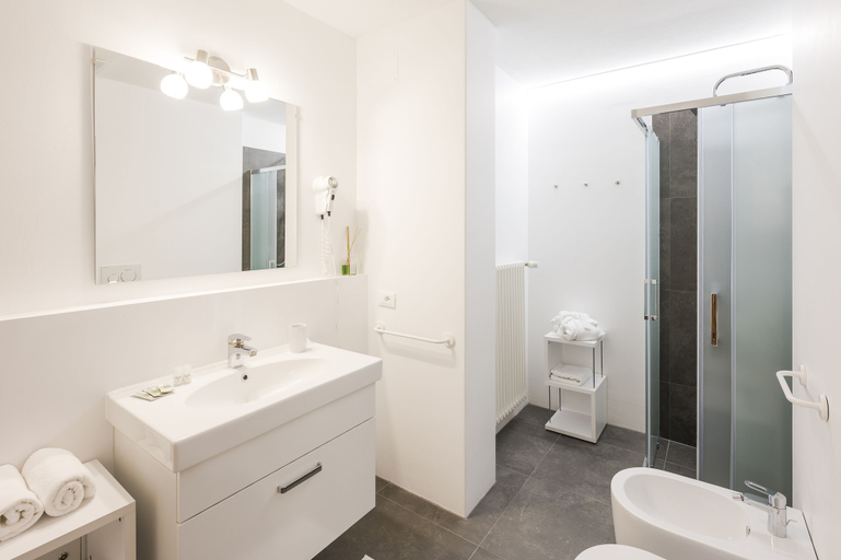 Bathroom 5, Residence Montani, Bolzano