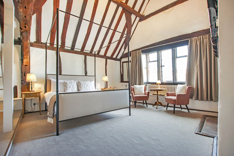 Bedroom 2, The Kings Arms Hotel, Buckinghamshire