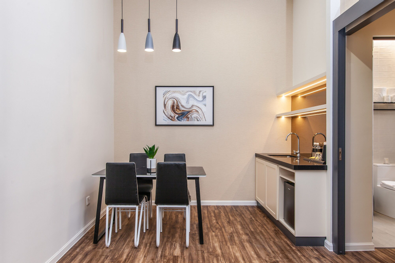 Dining Room 9