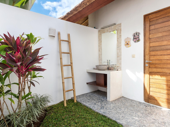 Bathroom 2, Villa Candi Kecil Tiga by Villa Finder, Gianyar