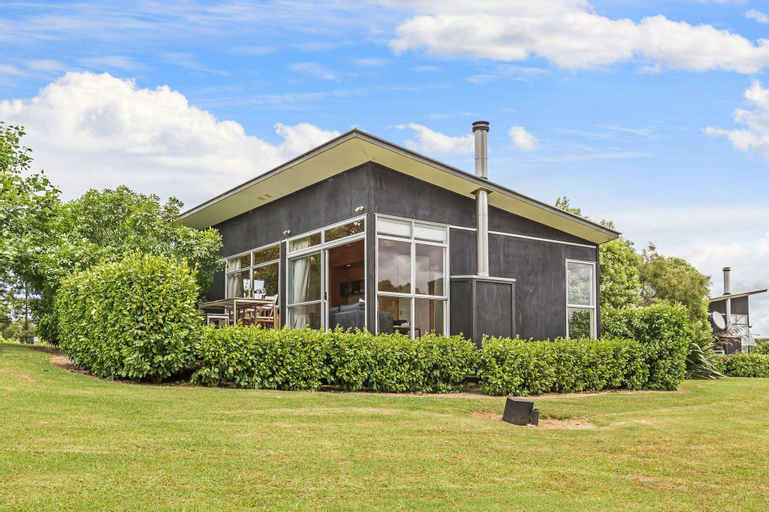 Riverside Matakana Hotel, Rodney