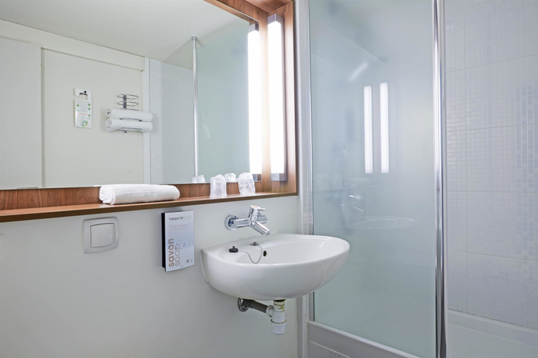 Bathroom 4, Campanile Lens, Pas-de-Calais