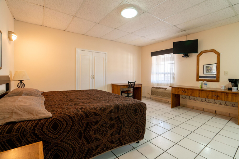 Bedroom 4, Hotel Sntenario, Chihuahua