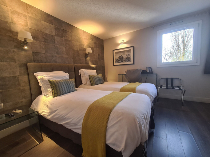 Bedroom 3, Hotel Acadie Eragny sur Oise, Val-d'Oise