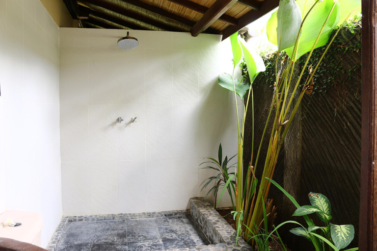 Bathroom, 2bedroom Beachfront at Lovina Beachhouse Villas, Buleleng