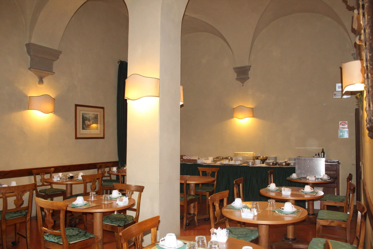 Food & Drinks 5, Loggiato dei Serviti, Florence