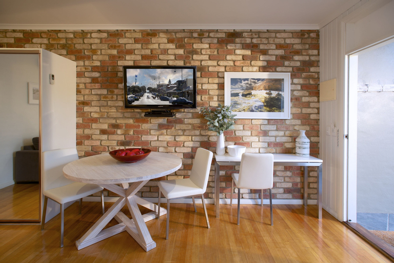 Dining Room 9