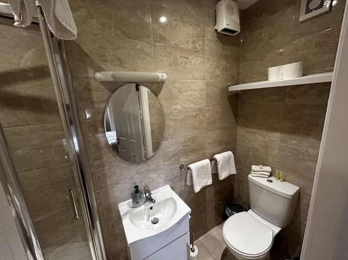 Bathroom, Parkhouse Bed and Breakfast