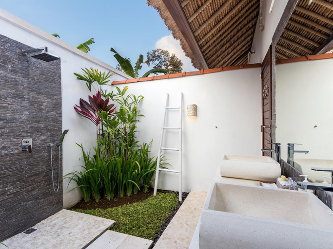 Bathroom 2, Villa Candi Kecil Tujuh by Villa Finder, Gianyar
