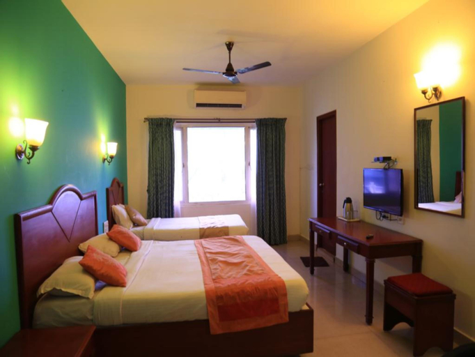 Bedroom 2, Goldmine Hotel - Koyambedu, Chennai