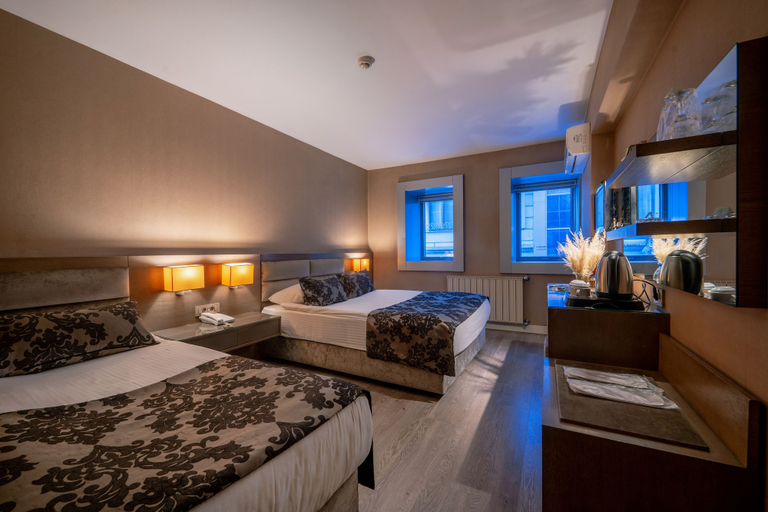 Bedroom 5, The New Hotel Zeybek, Konak