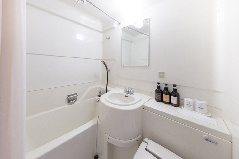 Bathroom 5, Sunny Stone Hotel II, Suita