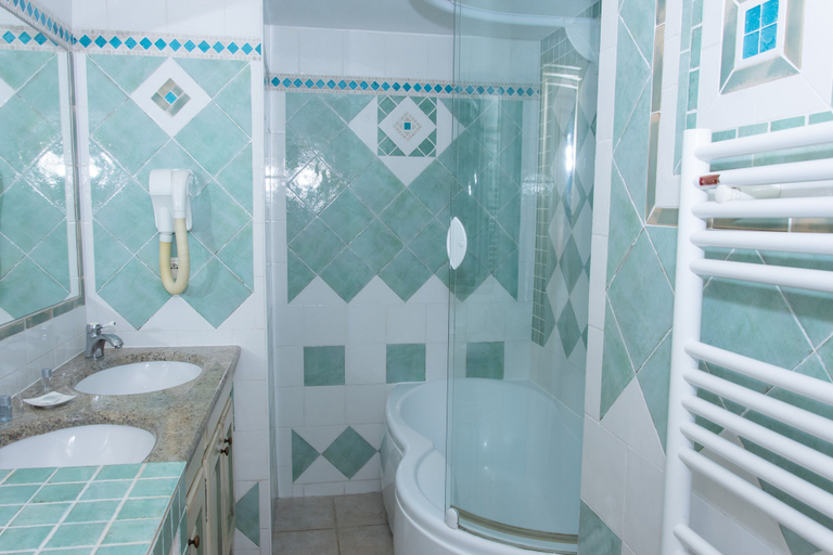 Bathroom 3, Hotel & Spa La Villa, Var