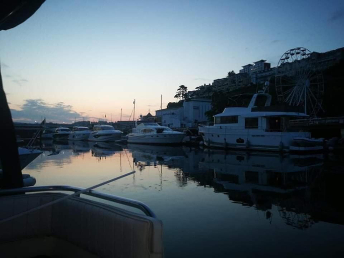 Others 5, Traditional Boat Sleeps 2 With Cafe, Torbay