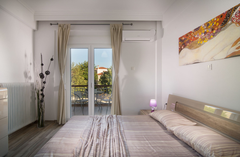 Bedroom 4, Michalis Apartments, Central Macedonia