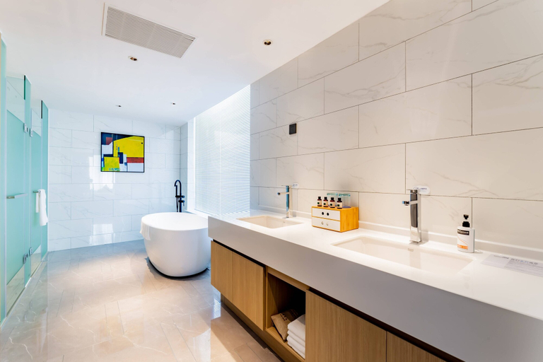 Bathroom 5, Holiday Inn Express HOHHOT EAST STATION by IHG, Hohhot
