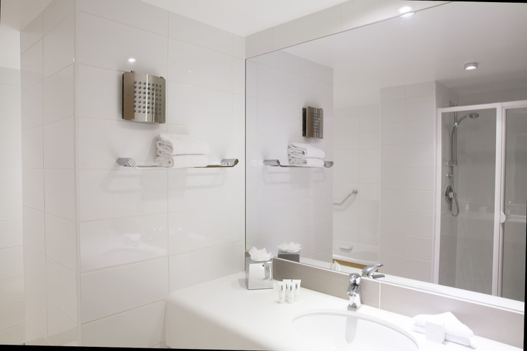 Bathroom 4, The Louis Fitzgerald Hotel, Dublin