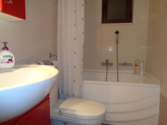 Bathroom 4, Menina Farm, Peloponnese