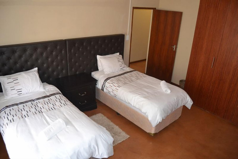 Bedroom 4, Thabaledi Game Lodge, Bojanala