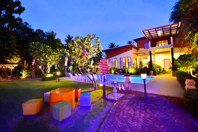 Baan Phor Bang Kon Tee, Damnoen Saduak