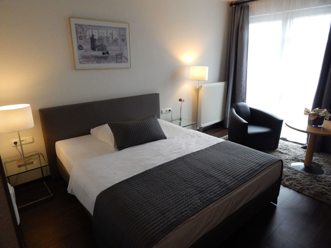Bedroom 3, Hotel Schweizer Hof Kassel, Kassel