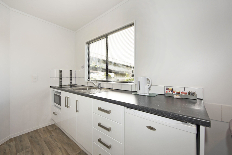Others 4, Camellia Court Motel, Hutt city