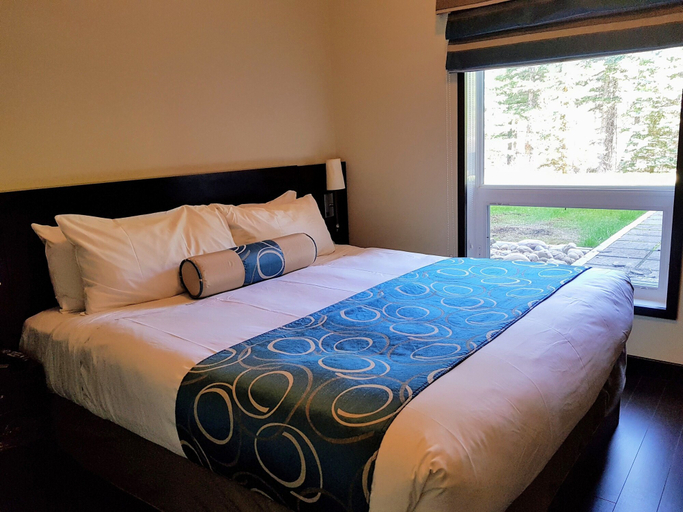 Bedroom 4, Paradise Resort Club and Spa, Division No. 15