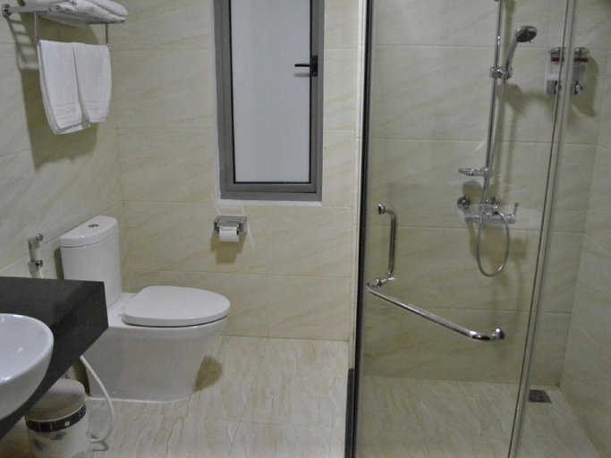 Bathroom 3, Luxury Hotel, Hạ Long