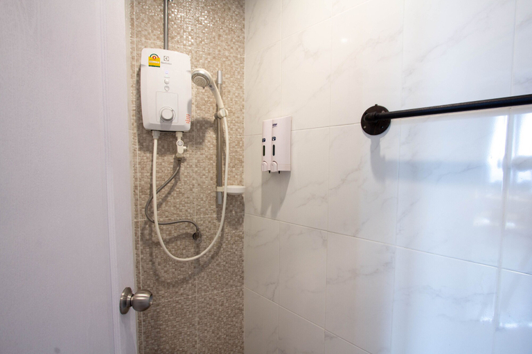 Bathroom 4, Rest24 Residence, Bang Rak