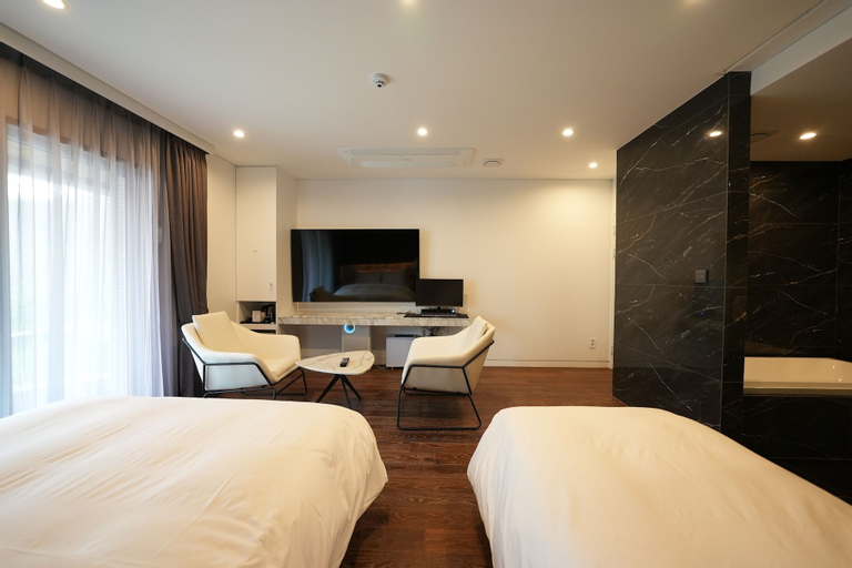 Bedroom 19