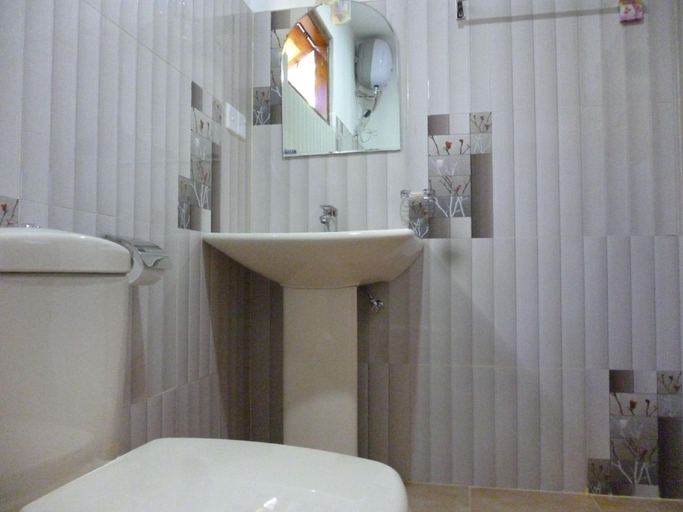 Bathroom 3, Yoho Elegant Homestay Ella, Ella