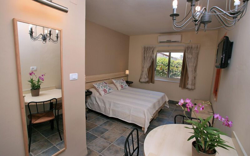 Bedroom 4, El-Mul Golan Kibbutz Country Lodging