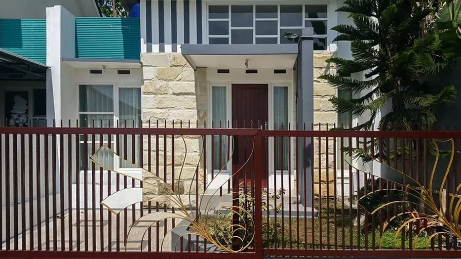 Exterior & Views 1