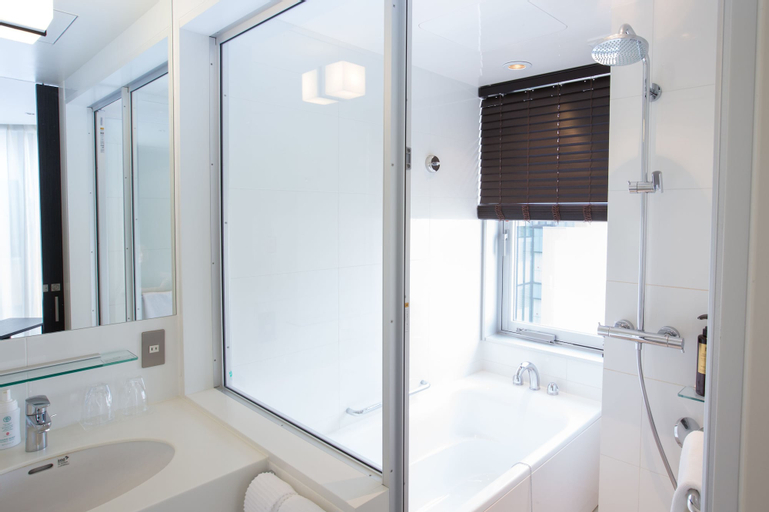 Bathroom 12